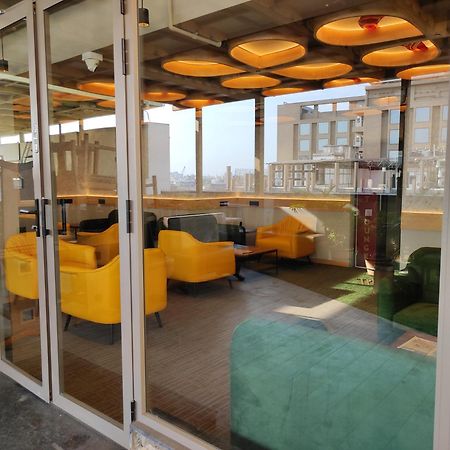 Hotel Sifat International Сурат Экстерьер фото