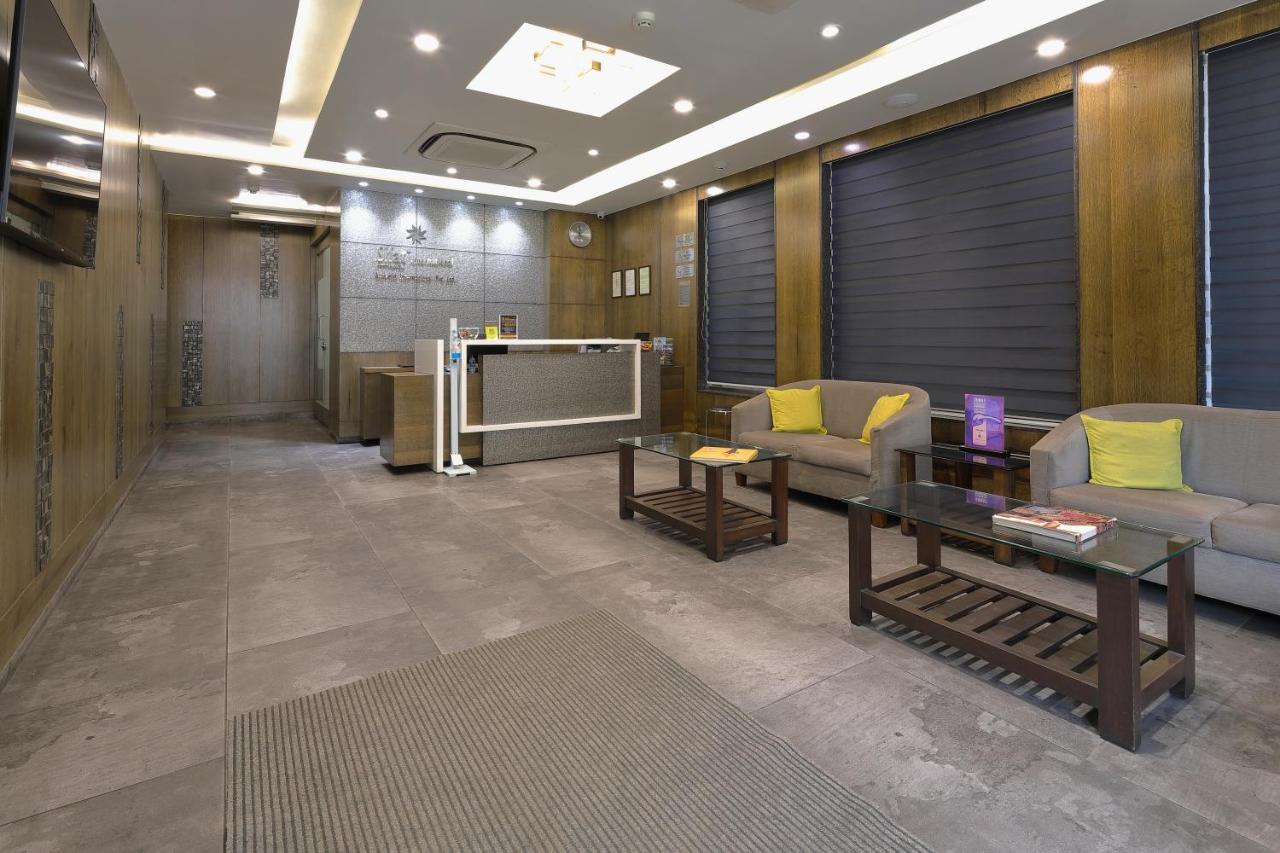 Hotel Sifat International Сурат Экстерьер фото
