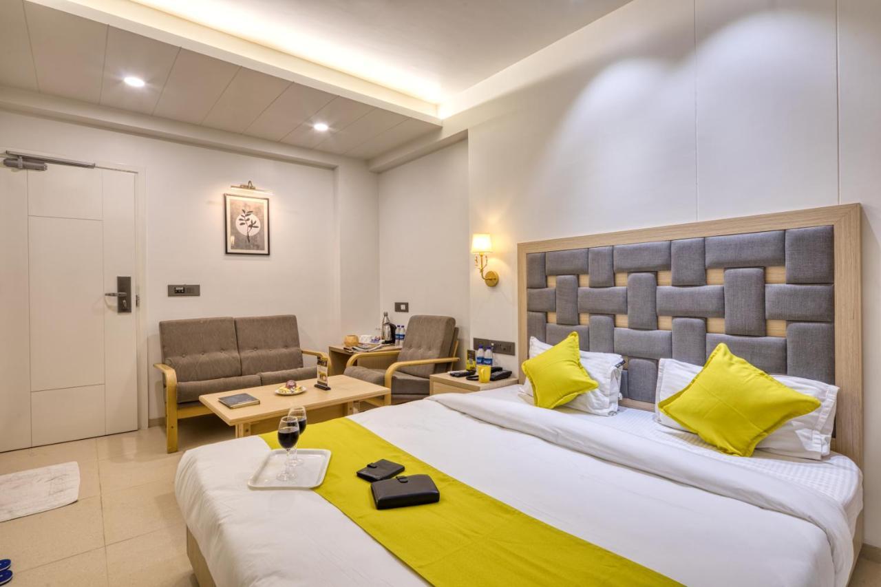 Hotel Sifat International Сурат Экстерьер фото