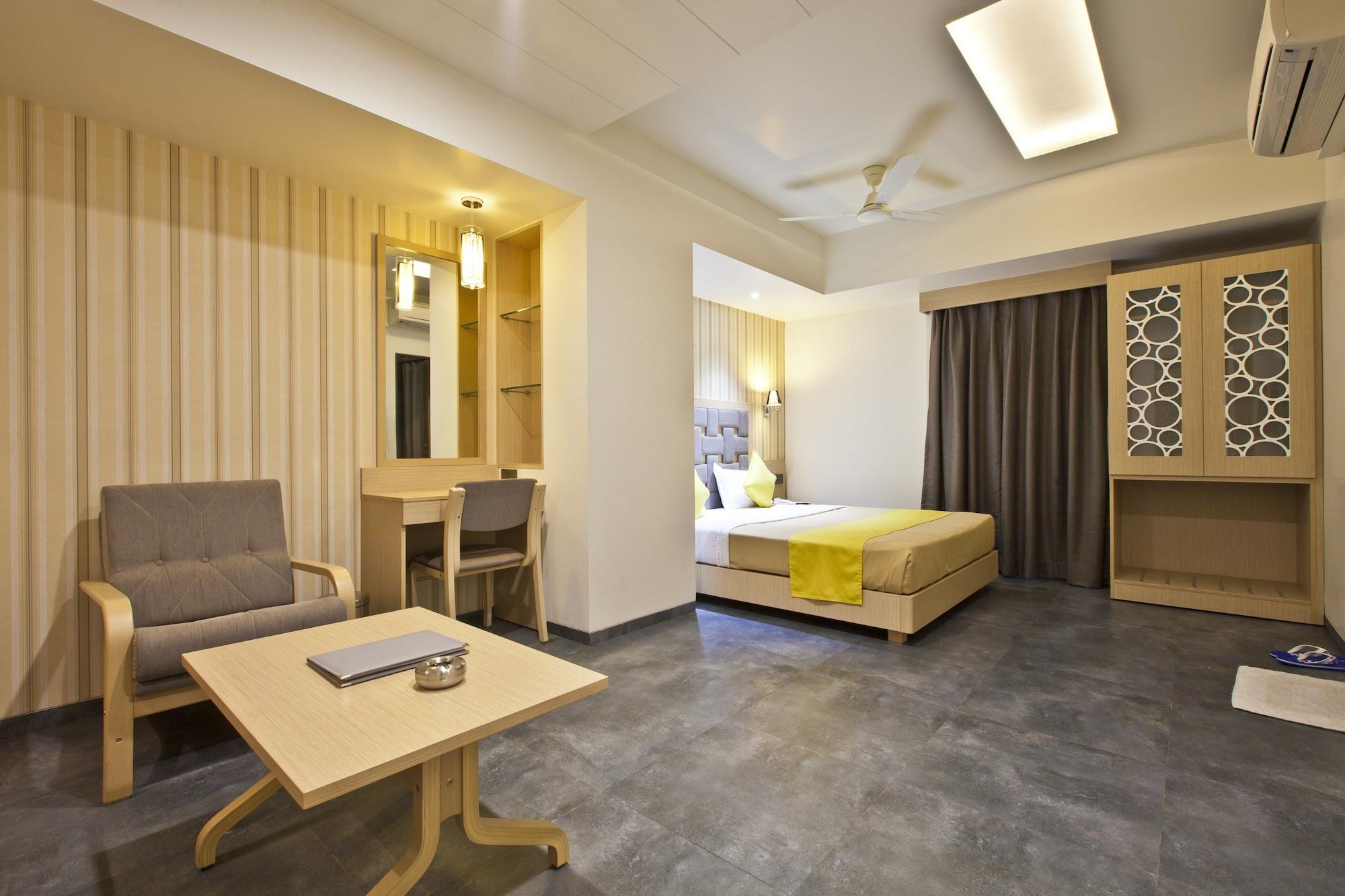 Hotel Sifat International Сурат Экстерьер фото