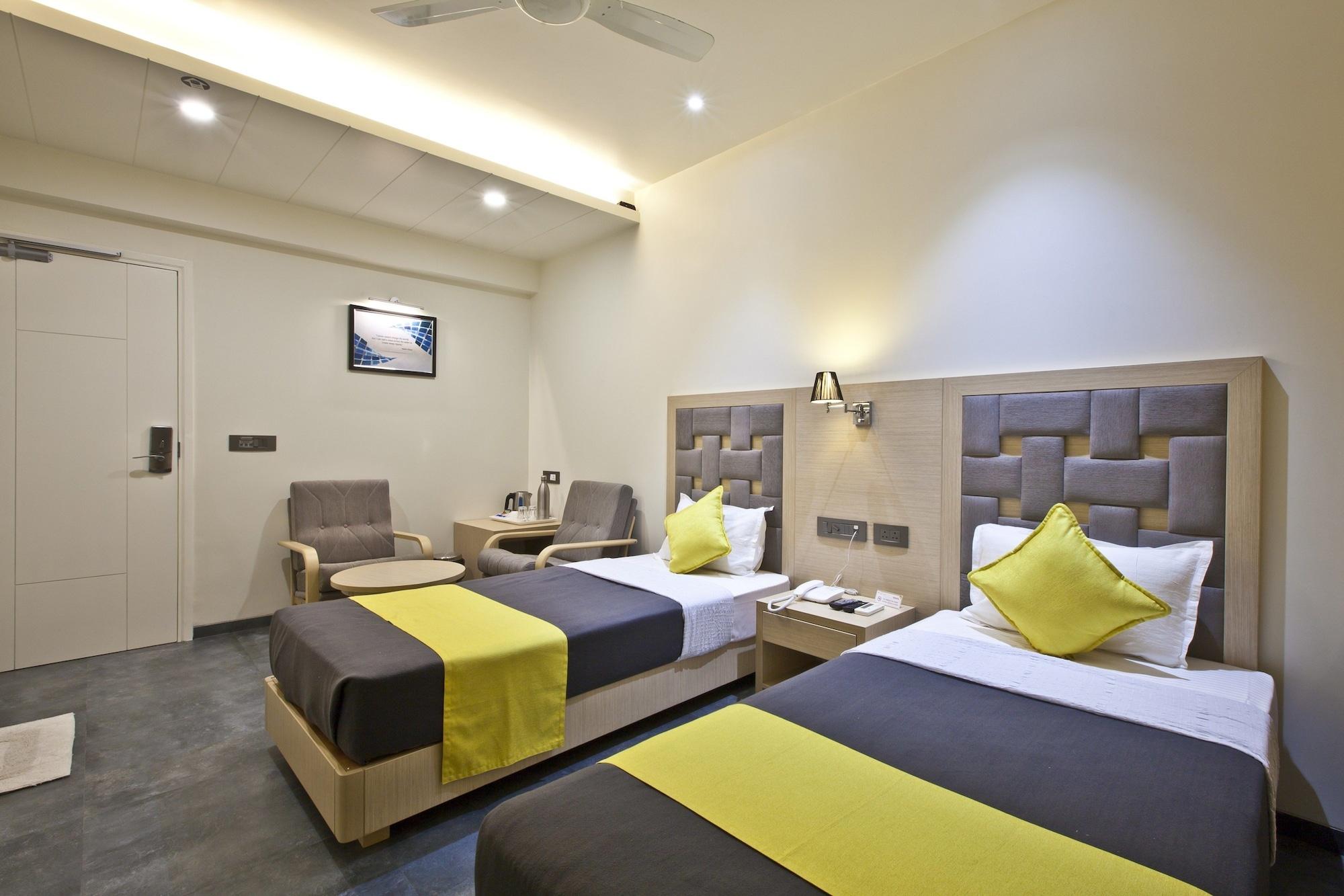 Hotel Sifat International Сурат Экстерьер фото