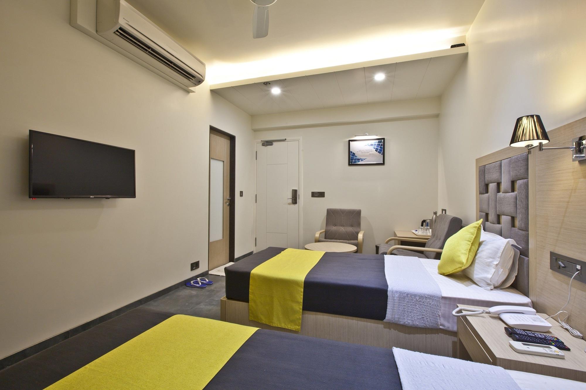 Hotel Sifat International Сурат Экстерьер фото