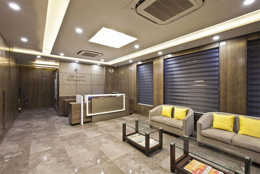 Hotel Sifat International Сурат Экстерьер фото