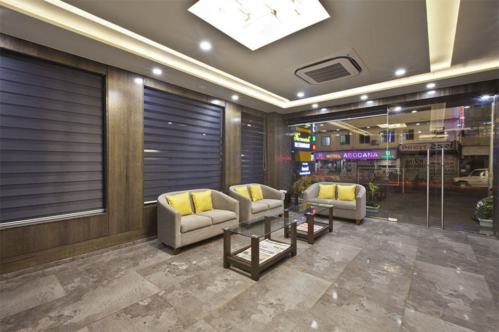 Hotel Sifat International Сурат Экстерьер фото